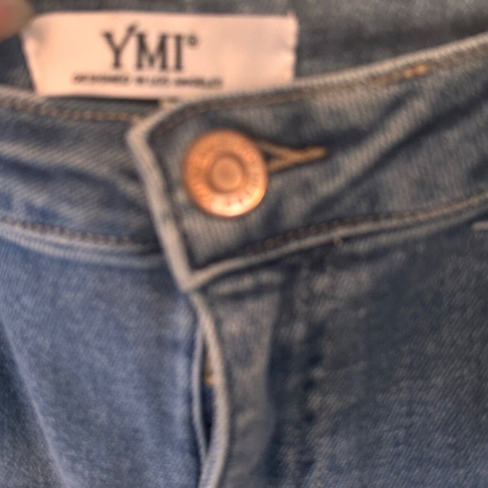 YMI Size 17/30 Womens Distressed Light Wash Straight Leg Jeans NWT - Picture 6 of 12